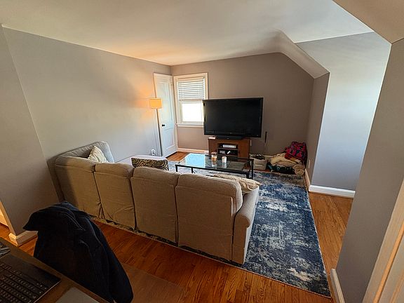 4th image of 418 Highland Ave #B