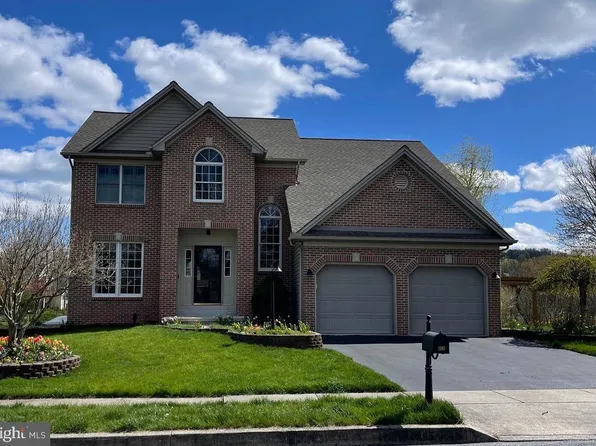 1960 Creek Hollow Ln, Hershey, PA 17033