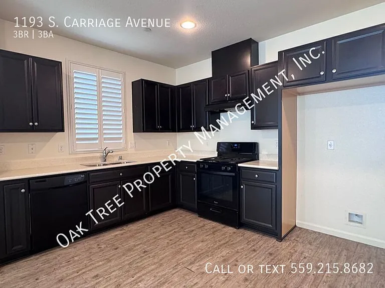 1193 S Carriage Ave — Photo 8