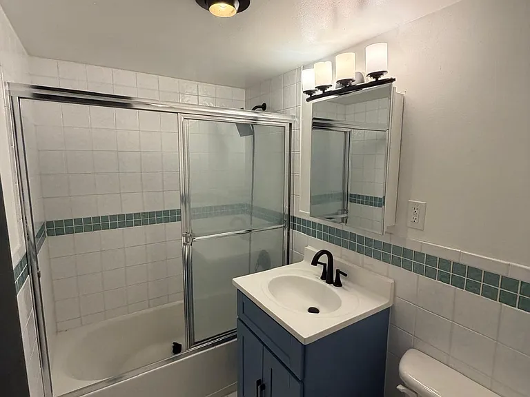 60 Parkway Dr E #8DD — Photo 3