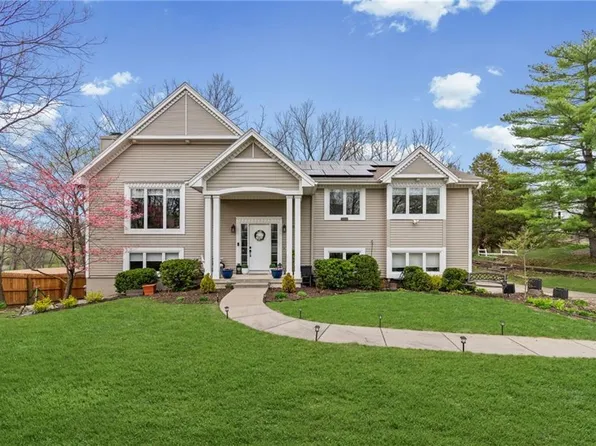 10806 NW 75th Ter, Weatherby Lake, MO 64152