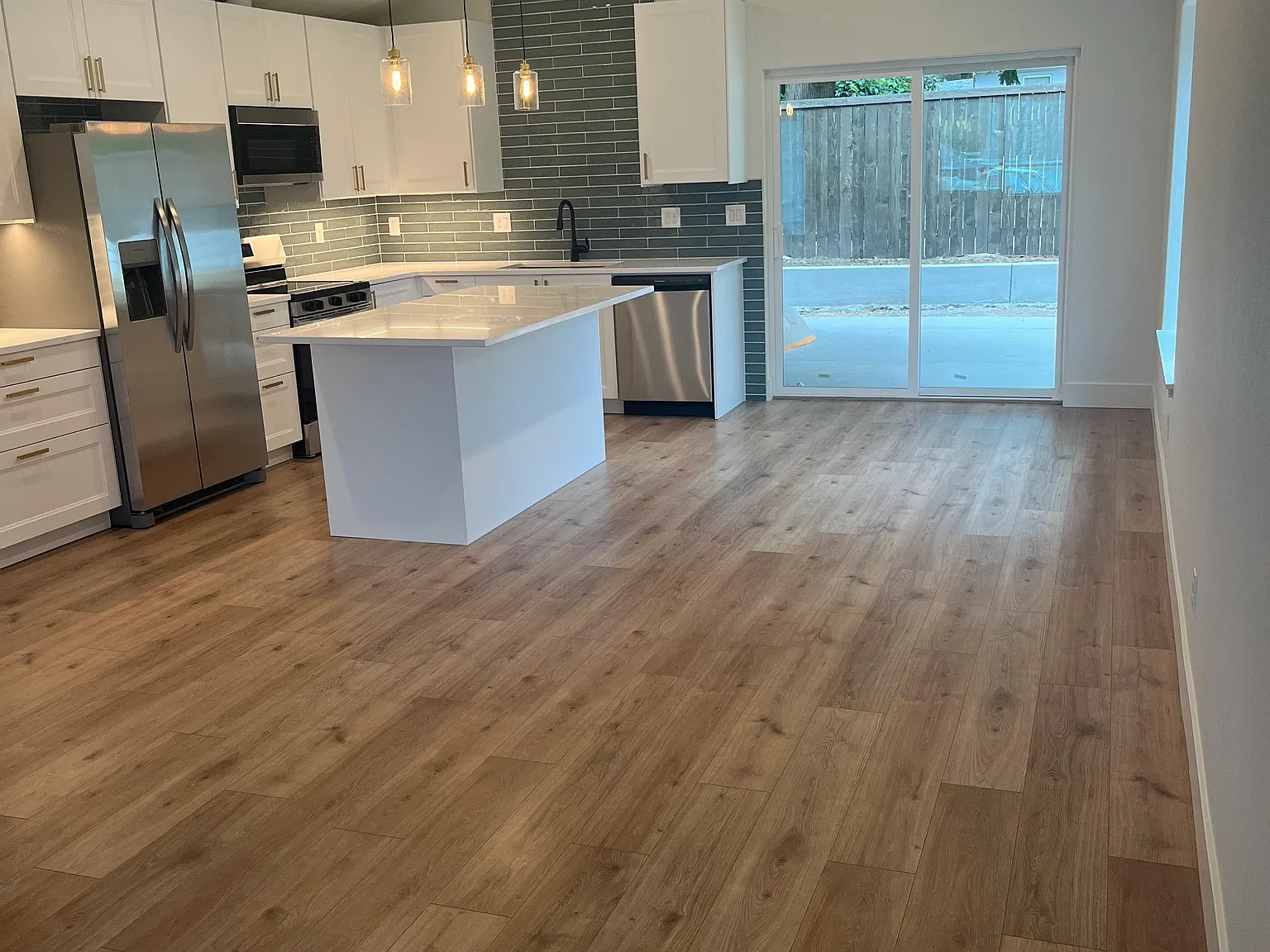 2 bed, 1.5 bath, 1145 sqft, $2,550 — Photo 2