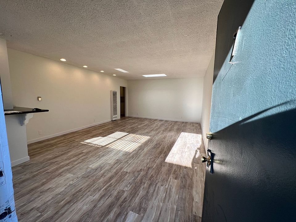 1st image of 12727 Matteson Ave APT 7