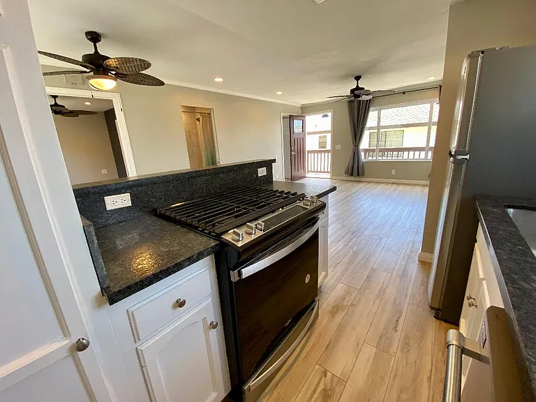 140C Hemlock Ave — Photo 14