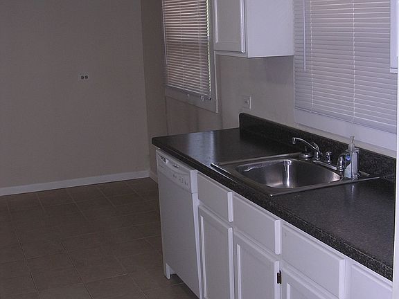 3rd image of 5149 N Oakley Ave #2