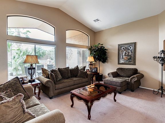 5th image of 497 E Embassy Dr