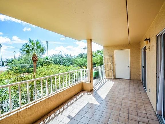 5th image of 160 Columbia Dr APT 303