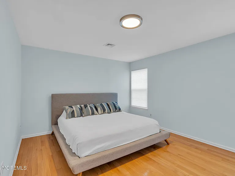 412 Broadway — Photo 21