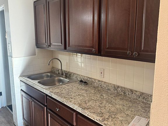 3rd image of 1637 Dellridge Ct