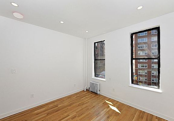 5th image of 188 Avenue Of The Americas APT 3FS