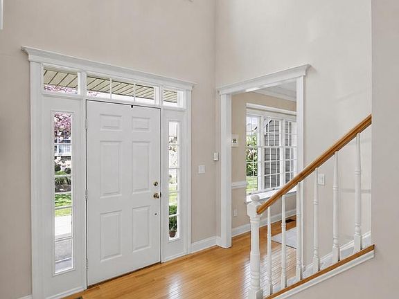 4th image of 349 Lea Dr