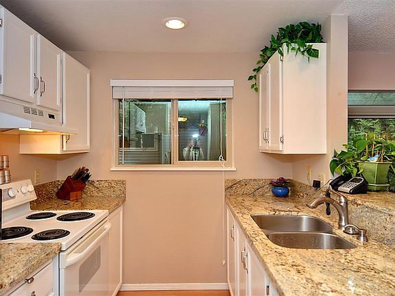 3rd image of 14620 NE 80th Pl #A