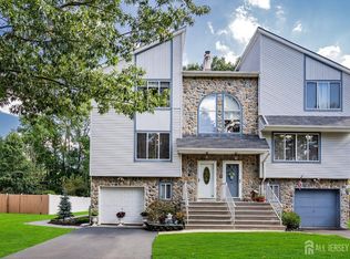51 Dortmunder Dr, Manalapan, NJ 07726