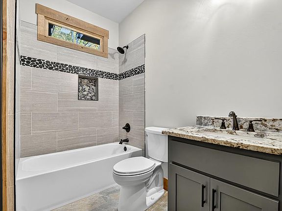 27th image of 382 Pocaset Dr