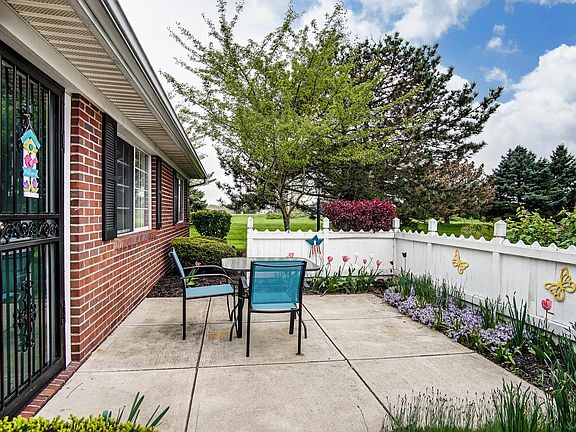 4th image of 3930 Crestfield Dr