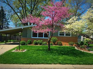 13 Lambert Ln, Springfield, IL 62704