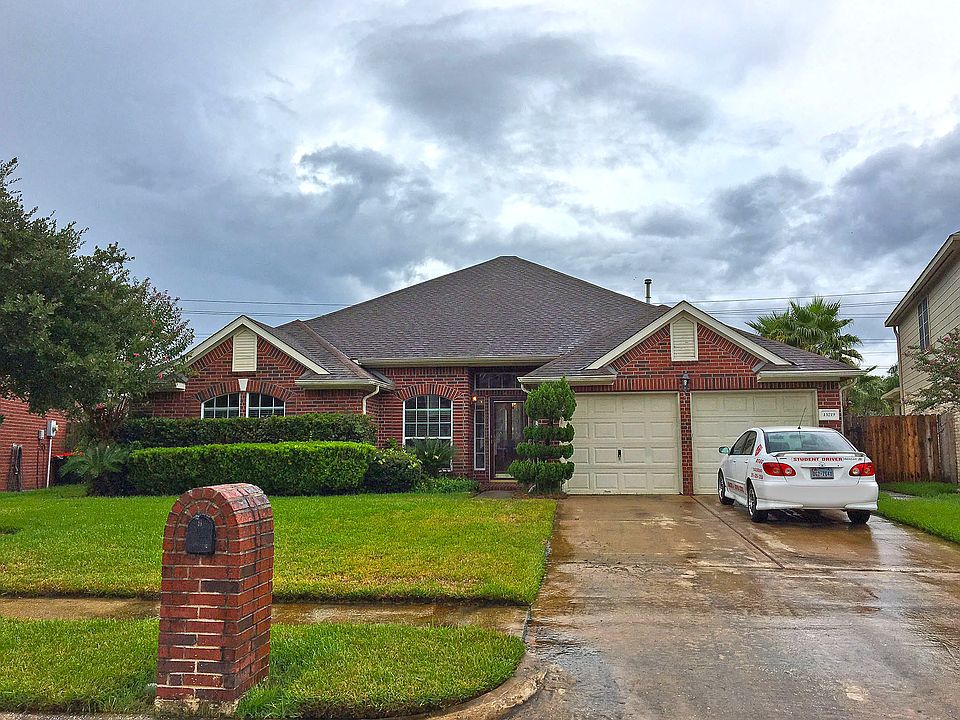 1st image of 15219 Mountain Heights Dr