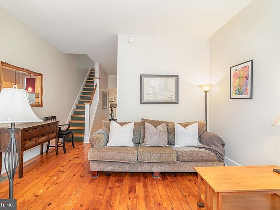 5th image of 1112 Green St