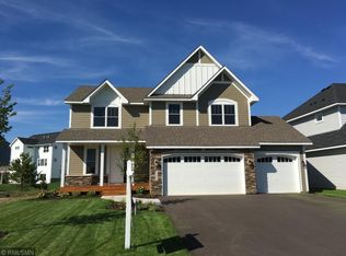 9468 Summerlin Rd, Woodbury, MN 55129