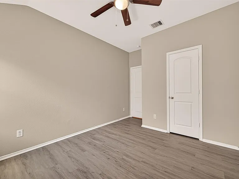 18361 Timbermill Ln — Photo 25