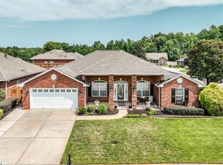 2 Choppee Ct, Simpsonville, SC 29681