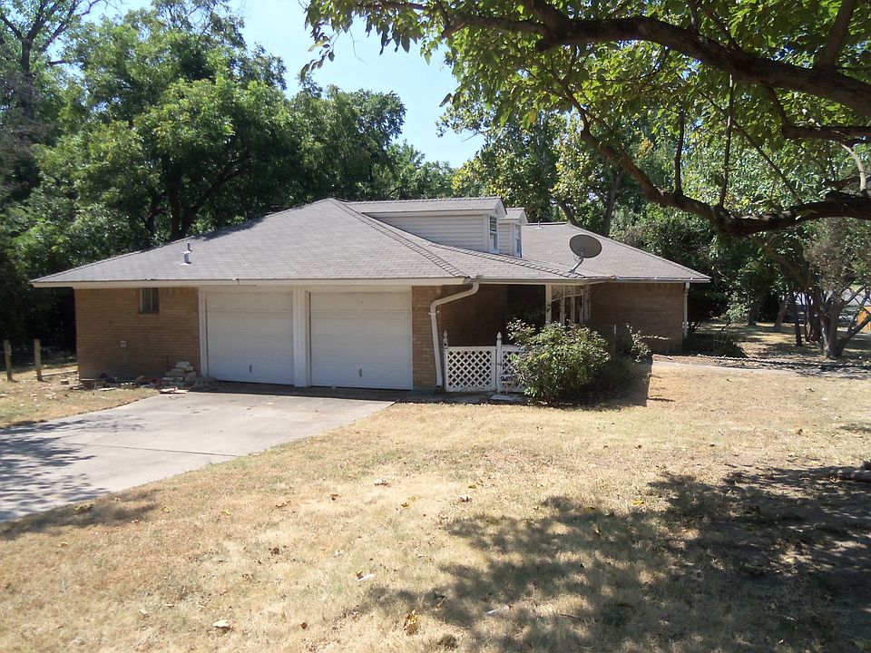 2nd image of 2900 Norwood Ln