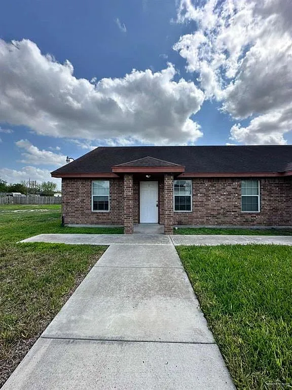 Building Photo - 1109 W Eisenhower St #5