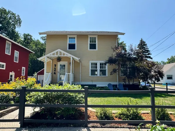 724 11th Ave N, Fargo, ND 58102