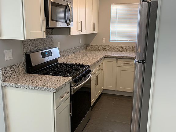 4th image of 905 E Garfield Ave APT 8