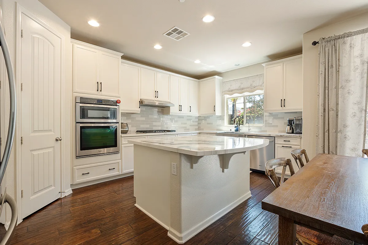 Building Photo - 7098 Sitio Corazon