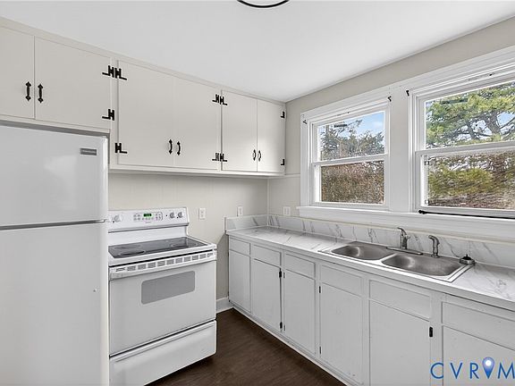 3rd image of 101 Lyde Ave
