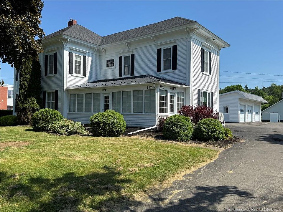 1st image of 252 Main St