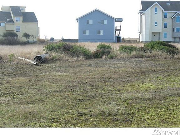 4th image of 1429 Ocean Crest Ave SW