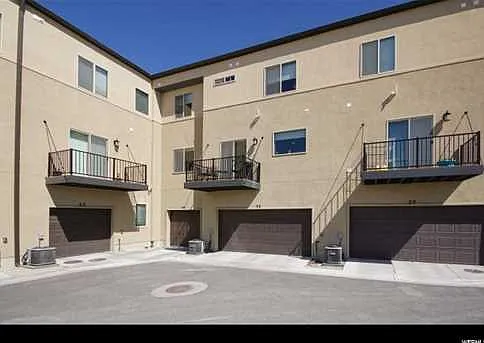 24 W Tytus Dr — Photo 7