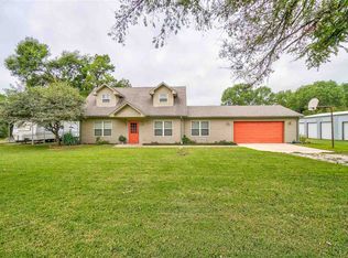 1122 S Brethren Rd, Cushing, OK 74023