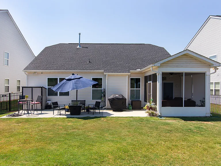4495 Dover Ct — Photo 6
