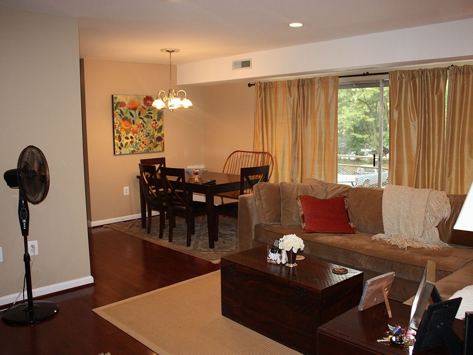 living room/dining room