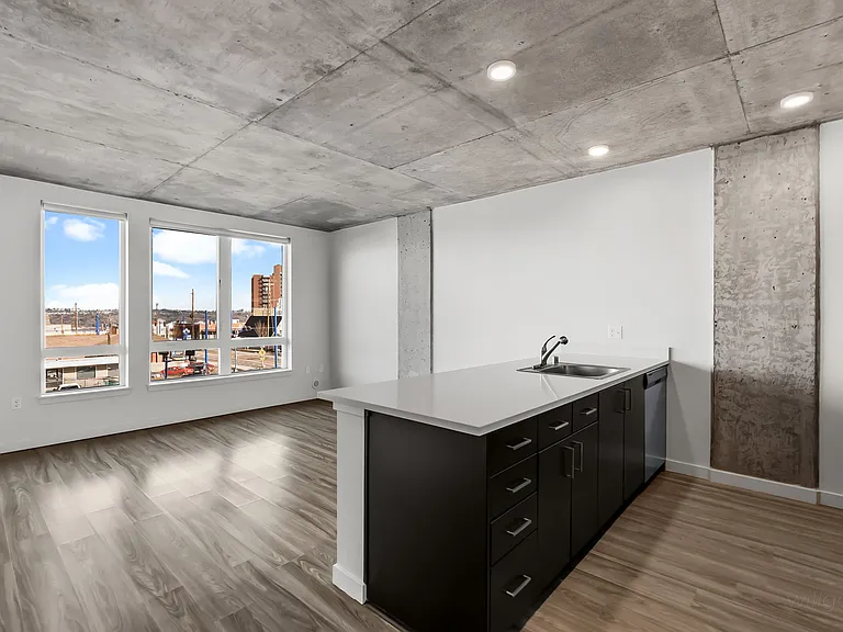 Stadium Apartments — Photo 76