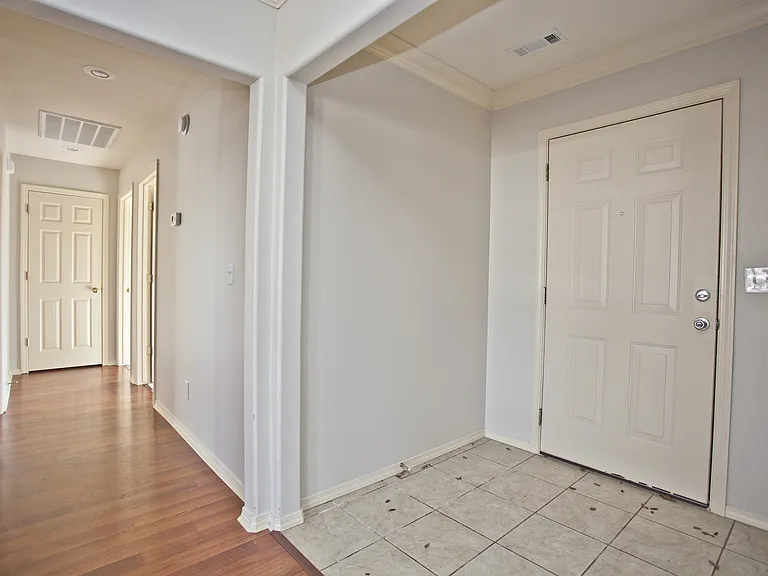 807 Sandrock Rd — Photo 2
