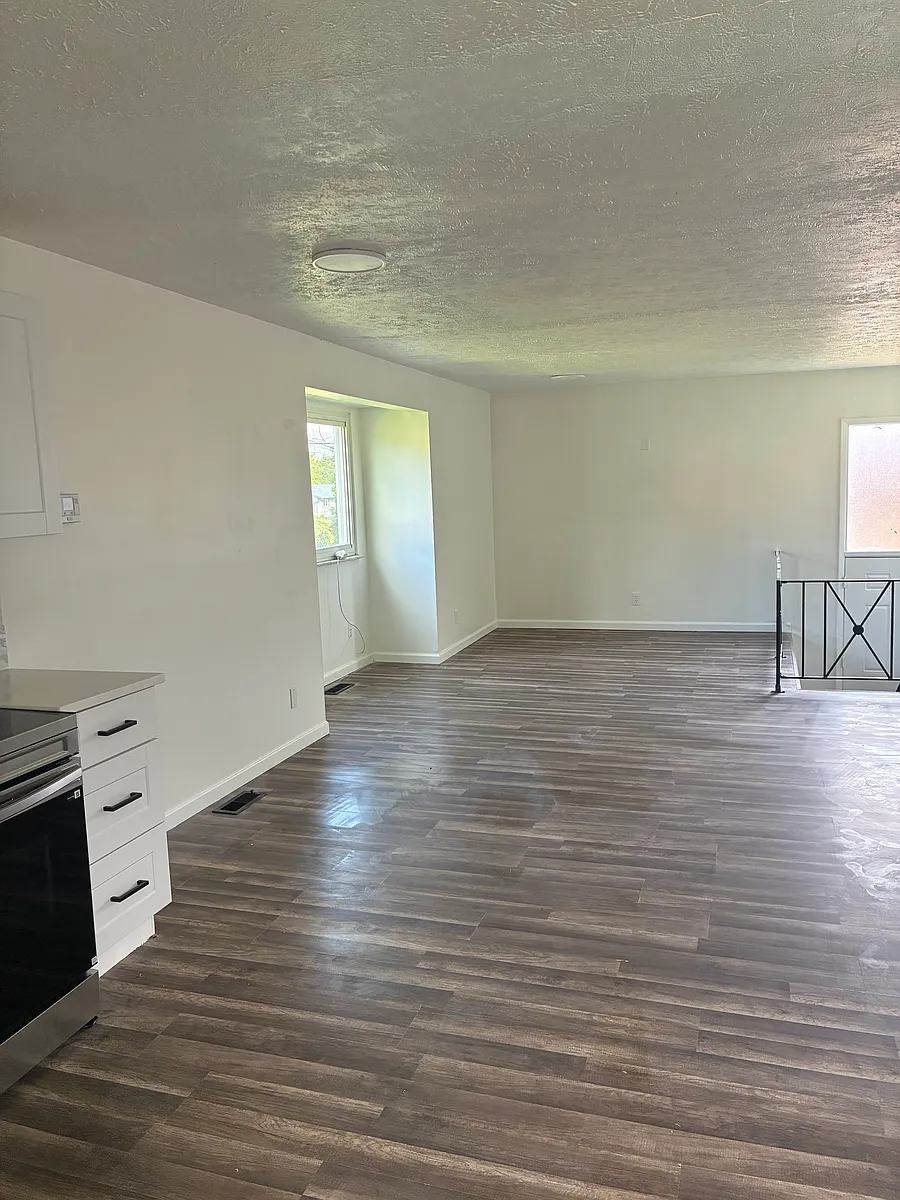 Building Photo - 7856 Glenorchard Dr #2