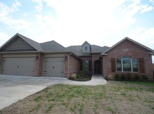 6202 Sage Dr, Rogers, AR 72758