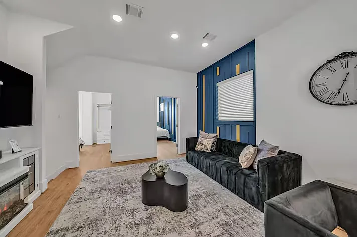 3419 Yellowstone Blvd — Photo 10