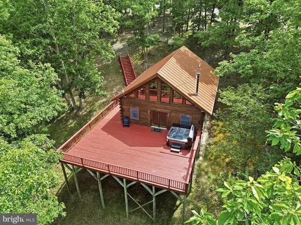 2858 Crossings View Rd, Paw Paw, WV 25434