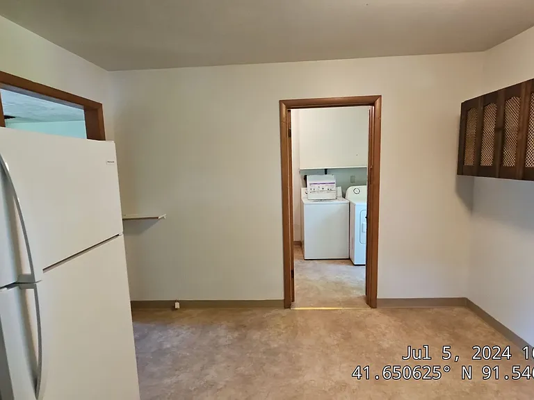 518 W Benton St — Photo 6