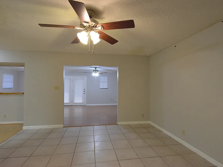 10918 Lands Run — Photo 2