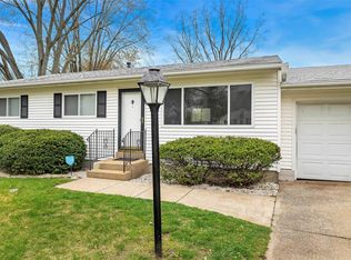 1477 Broadlawns Ln, Saint Louis, MO