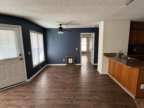 3rd image of 116 W Victoria Ct APT D