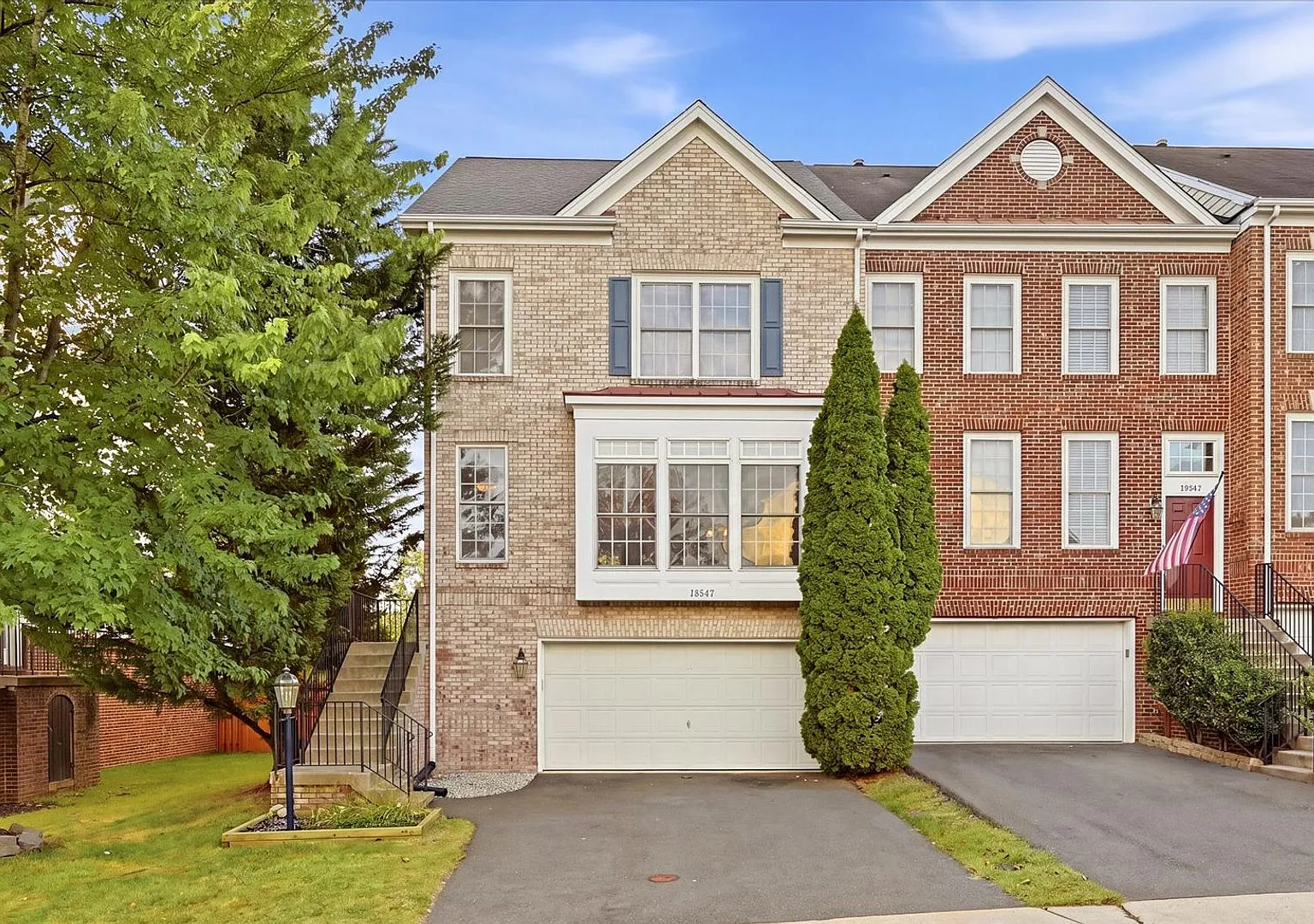 Beautiful end unit in Leesburg! — Photo 1