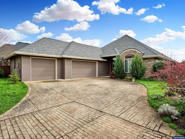 2474 Meridian Dr, Woodburn, OR 97071