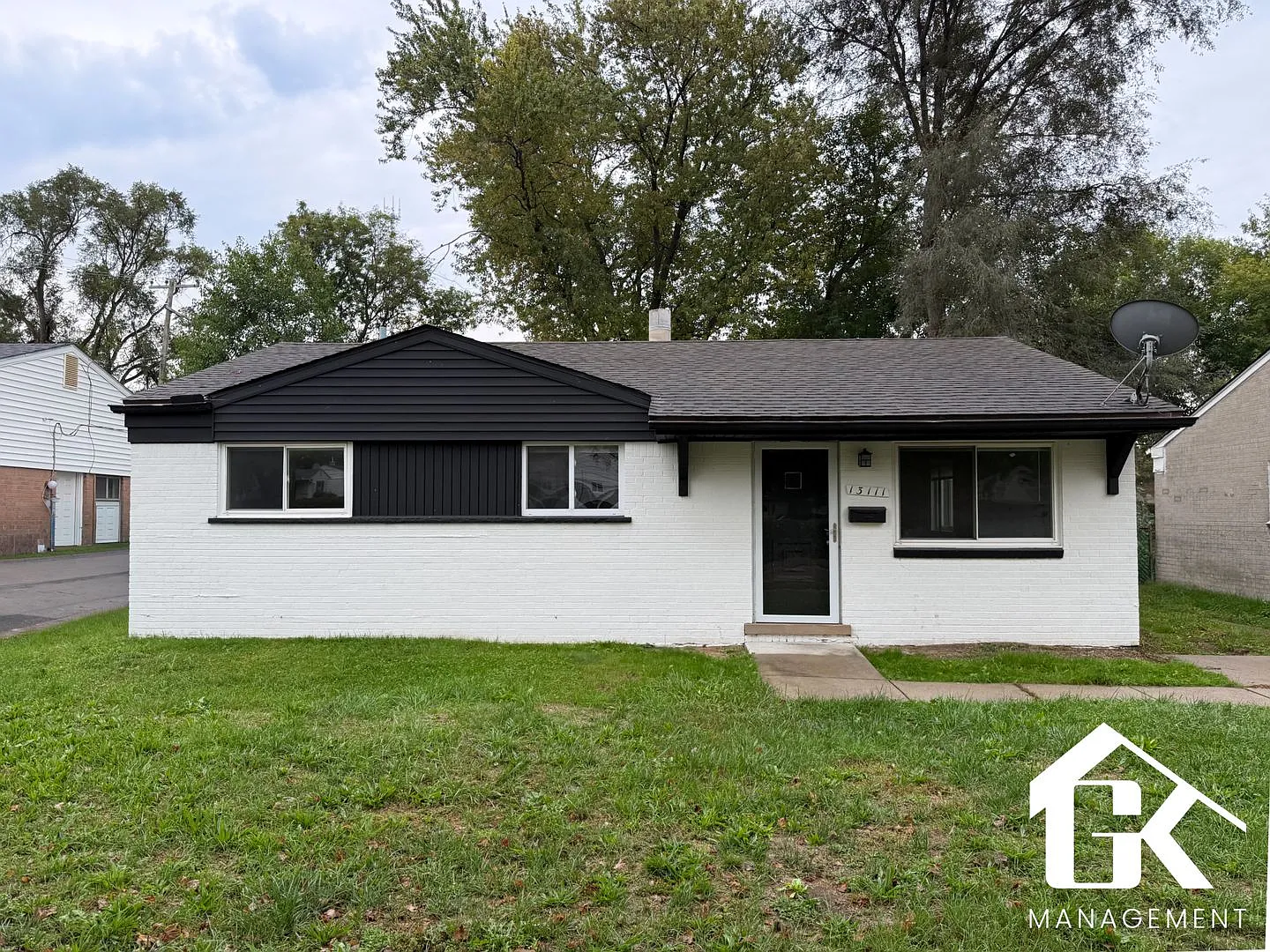 Fully Updated 3 Bed Home W New Appliances In Oak Park! — Photo 1